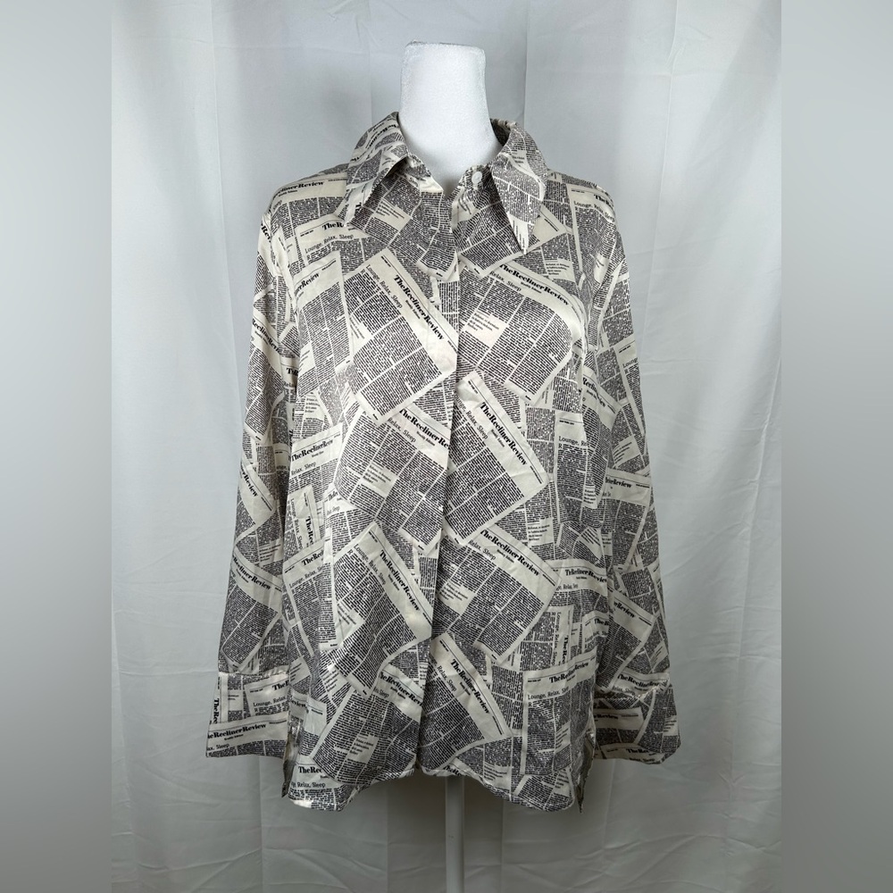 Recliner Satin Newspaper Print Sleep Shirt Women’s Medium Cream Black Button Up
